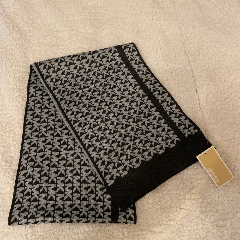 Michael Kors scarf